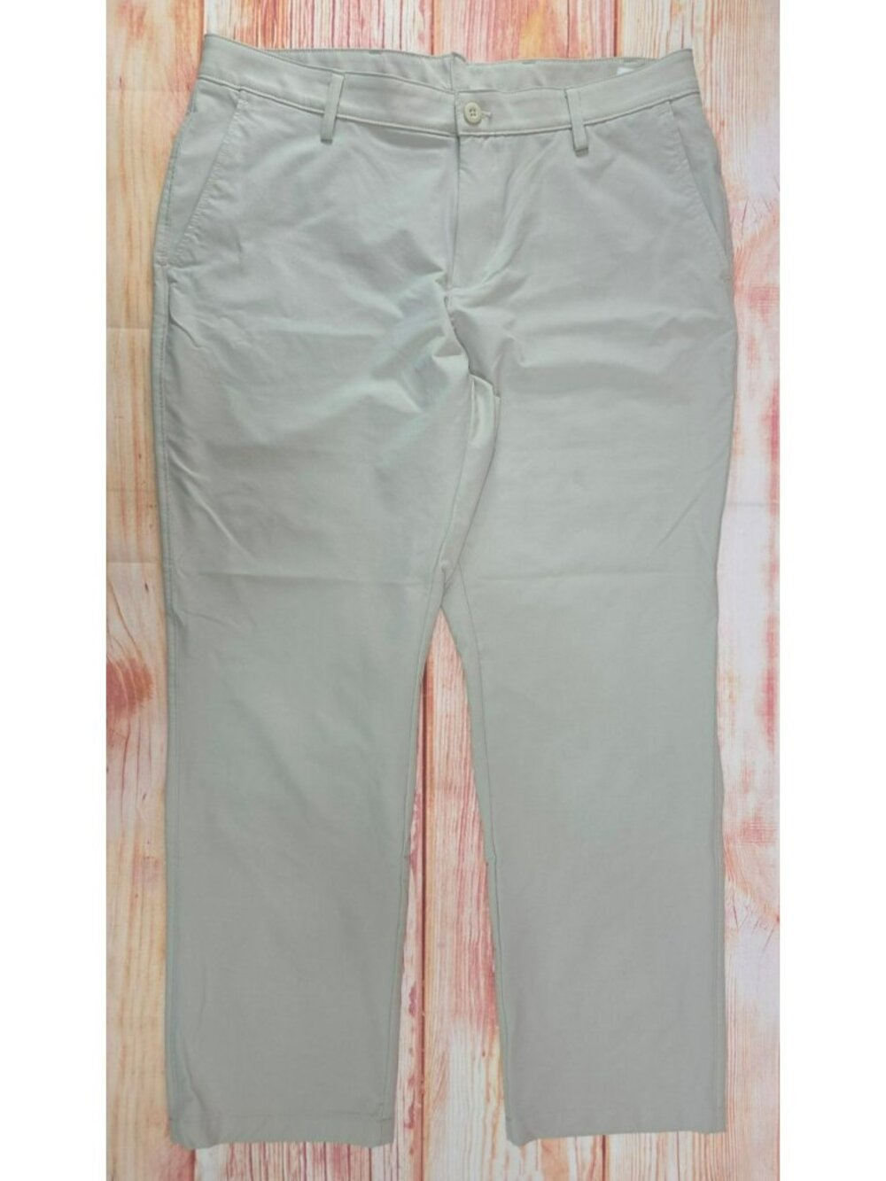 Under Armour Mens Beige Golf Pants 40x32 Relaxed Fit Lightweight Flat Front